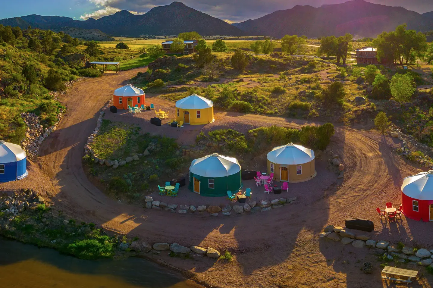  Amazing Riverside Location 